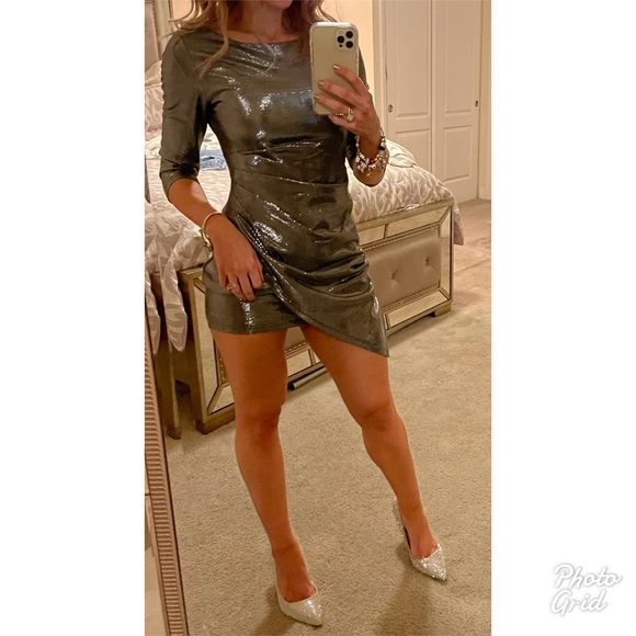 Cute dress. - Picture 3 of 4